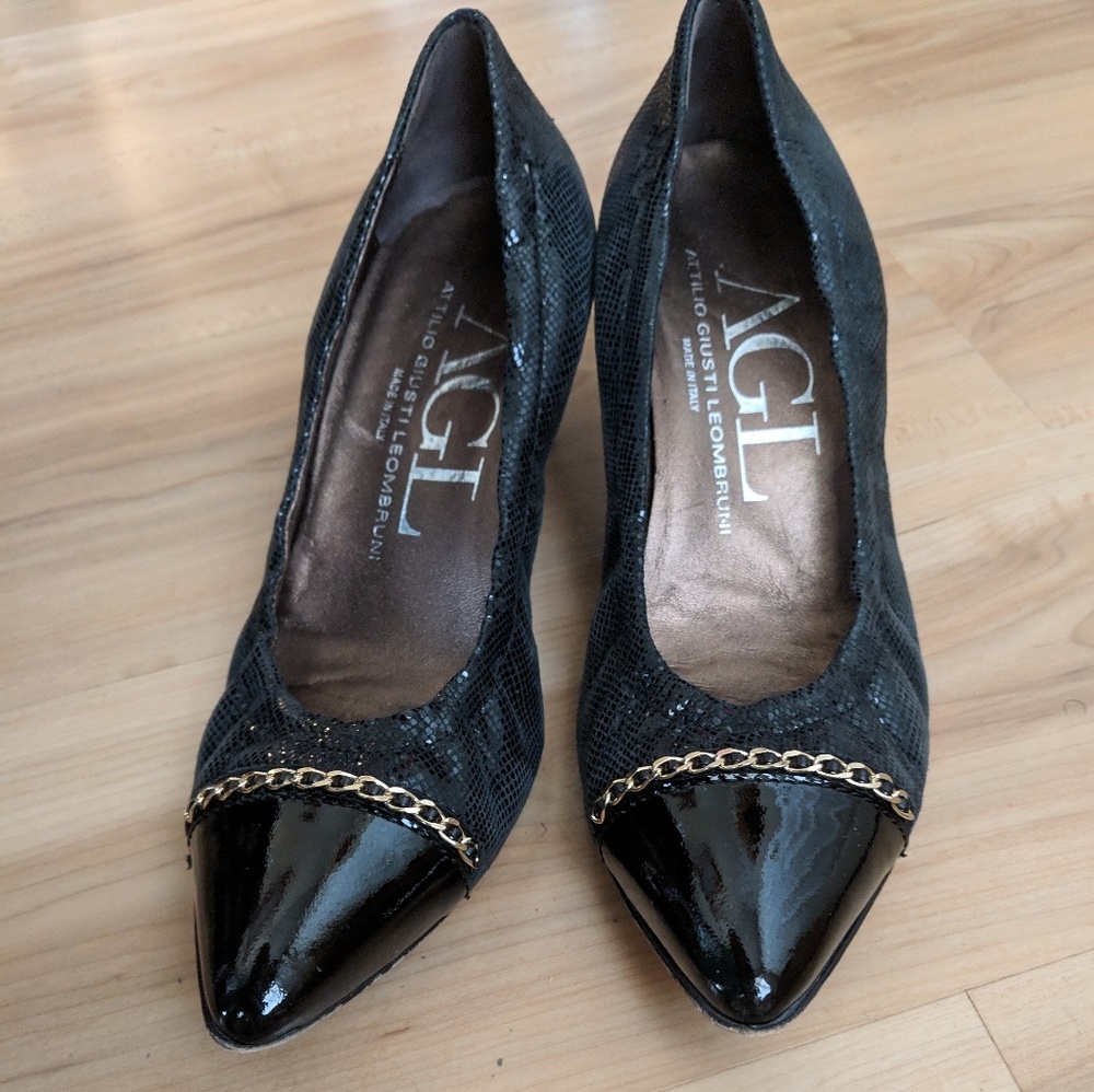 AGL pointy toe patent leather cap toe heels